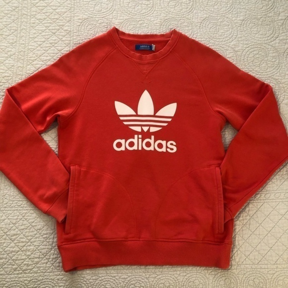 Adidas original Trefoil crew neck sweatshirt.Coral color. Unisex.